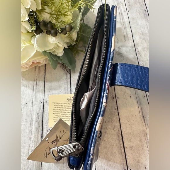 NWT Patricia Nash Nazari Harbor Nights RFID Wallet - Picture 5 of 5